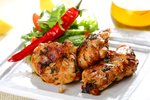 Grillowane udka z kurczaka z chilli i kolendra.JPG Grillowane udka z kurczaka z chilli i kolendra.JPG