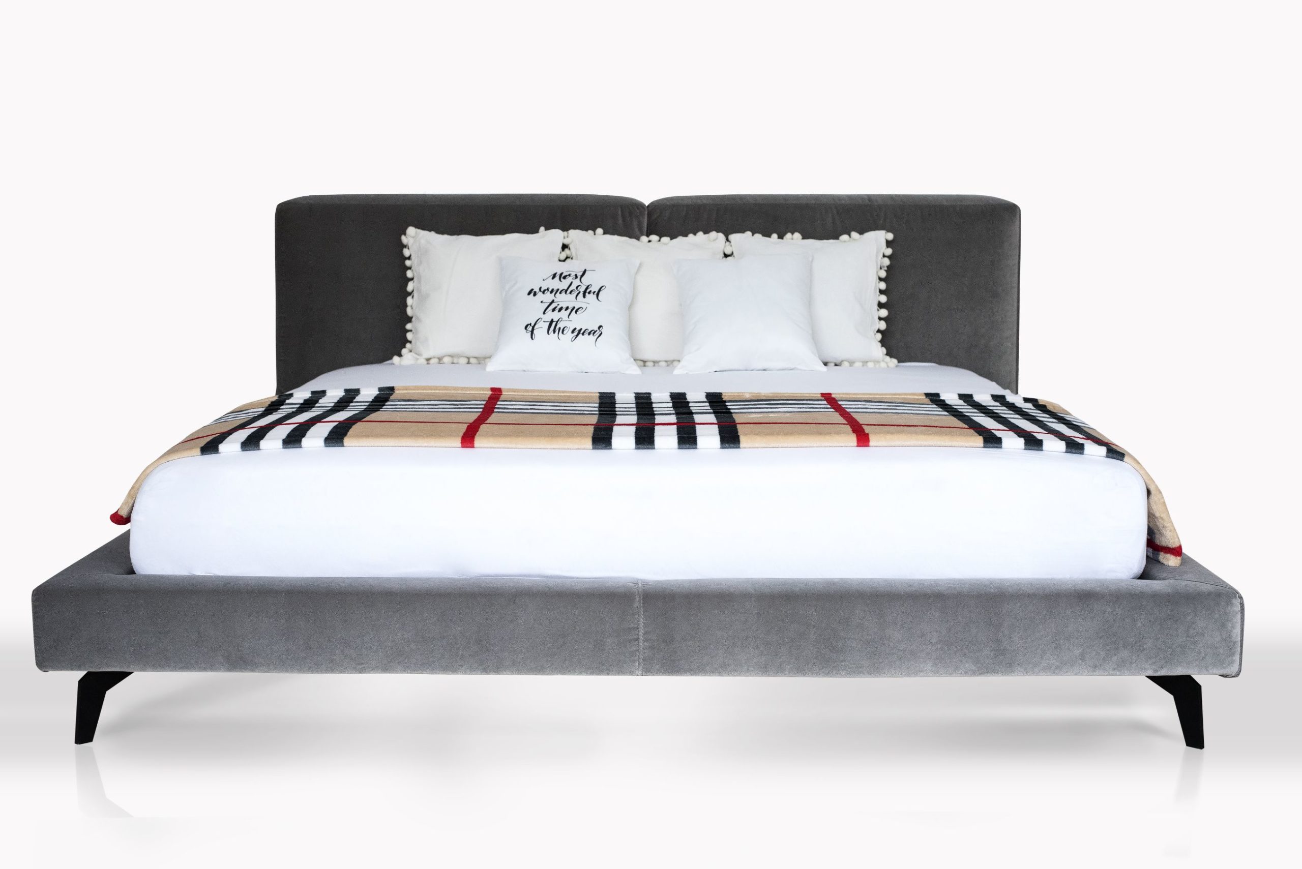 Łóżko Nico marki Rosanero – maksymalny komfort w minimalistycznym wydaniu , Rosanero,łóżko Nico - Wygodne łóżko, pozwalające na regenerację i niczym niezmącony sen, stanowi obowiązkowy element każdej sypialni. Co więcej, jest ono również częścią naszego życia, ponieważ to właśnie w nim spędzamy średnio 8 godzin na dobę. Idealny mebel powinien być zatem nie tylko elegancki, ale przede wszystkim ergonomiczny. Dokładnie taki, jak komfortowe i stylowe łóżko Nico marki Rosanero.
