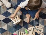 Ekspert podpowiada: Jak wybrać idealny dywan do pokoju dziecka?